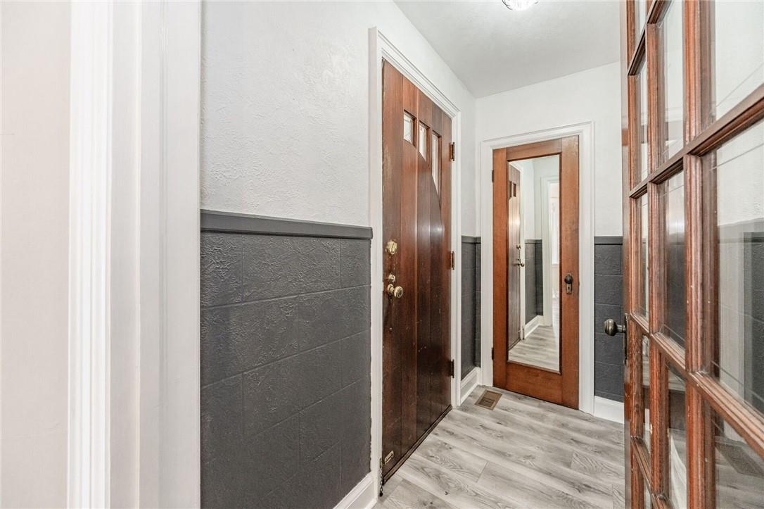 33 Wavell Avenue|Unit #UPPER