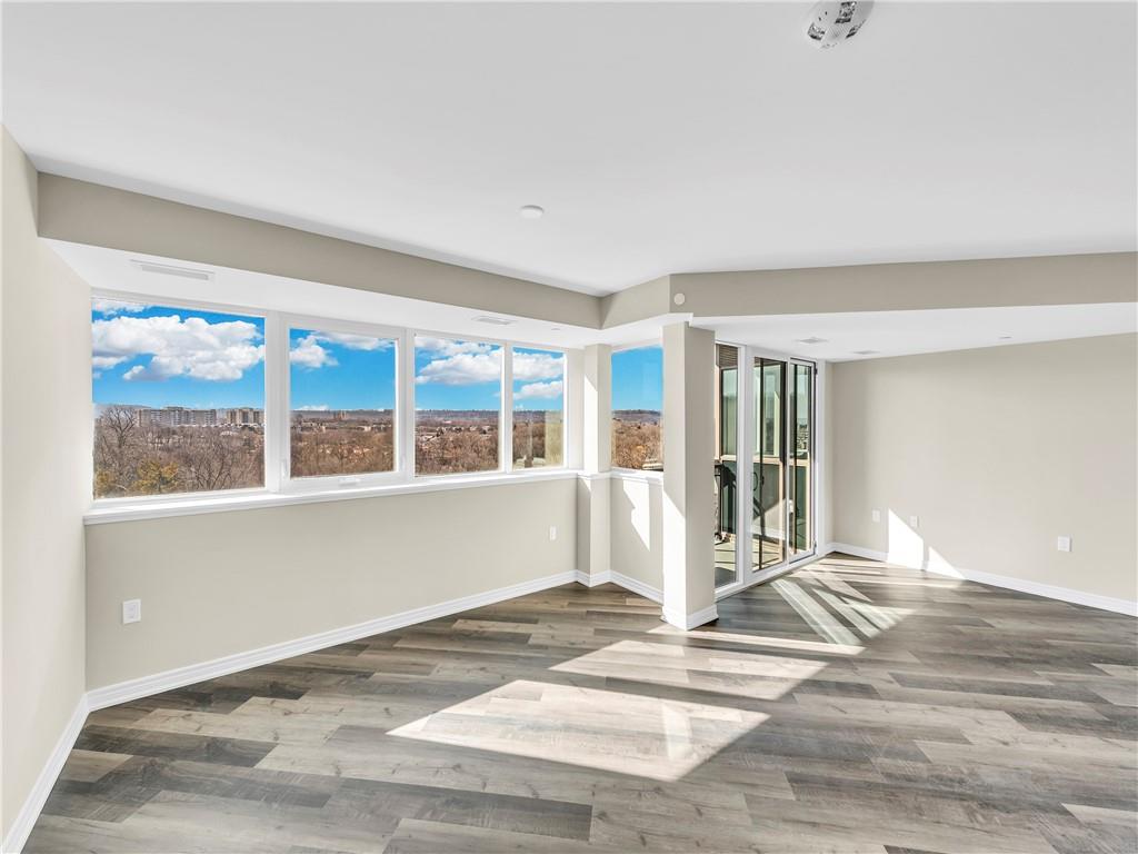 2750 King Street E|Unit #706