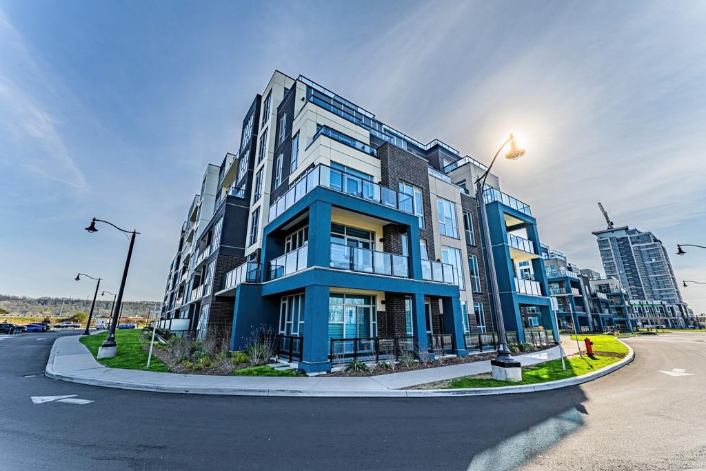 16 Concord Place|Unit #PH613