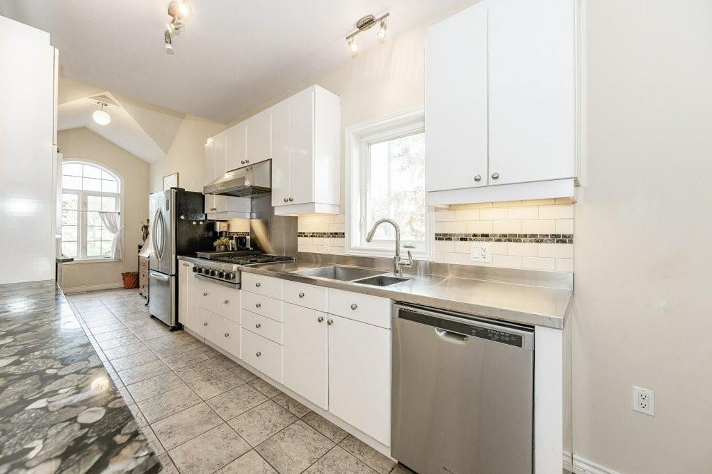 3 Gatewood Court