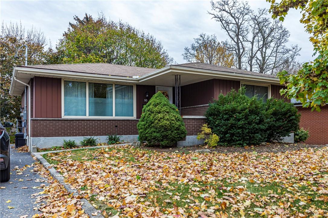 10 BUCKINGHAM Drive|Unit #LOWER