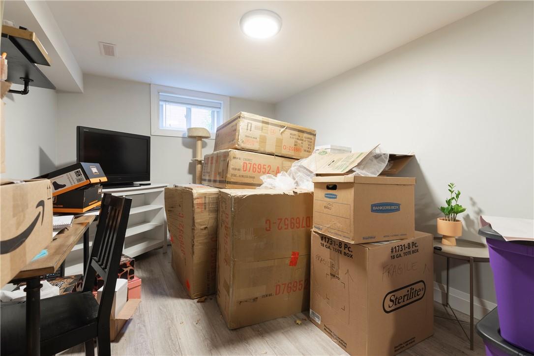 10 BUCKINGHAM Drive|Unit #LOWER