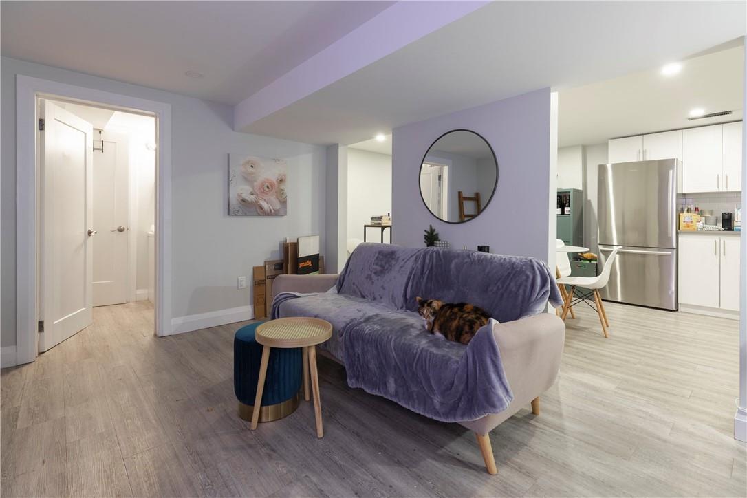 10 BUCKINGHAM Drive|Unit #LOWER