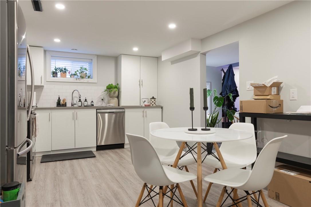 10 BUCKINGHAM Drive|Unit #LOWER