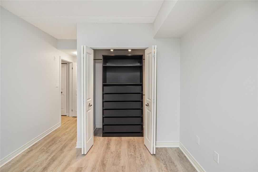 56 KERMAN Avenue|Unit #109