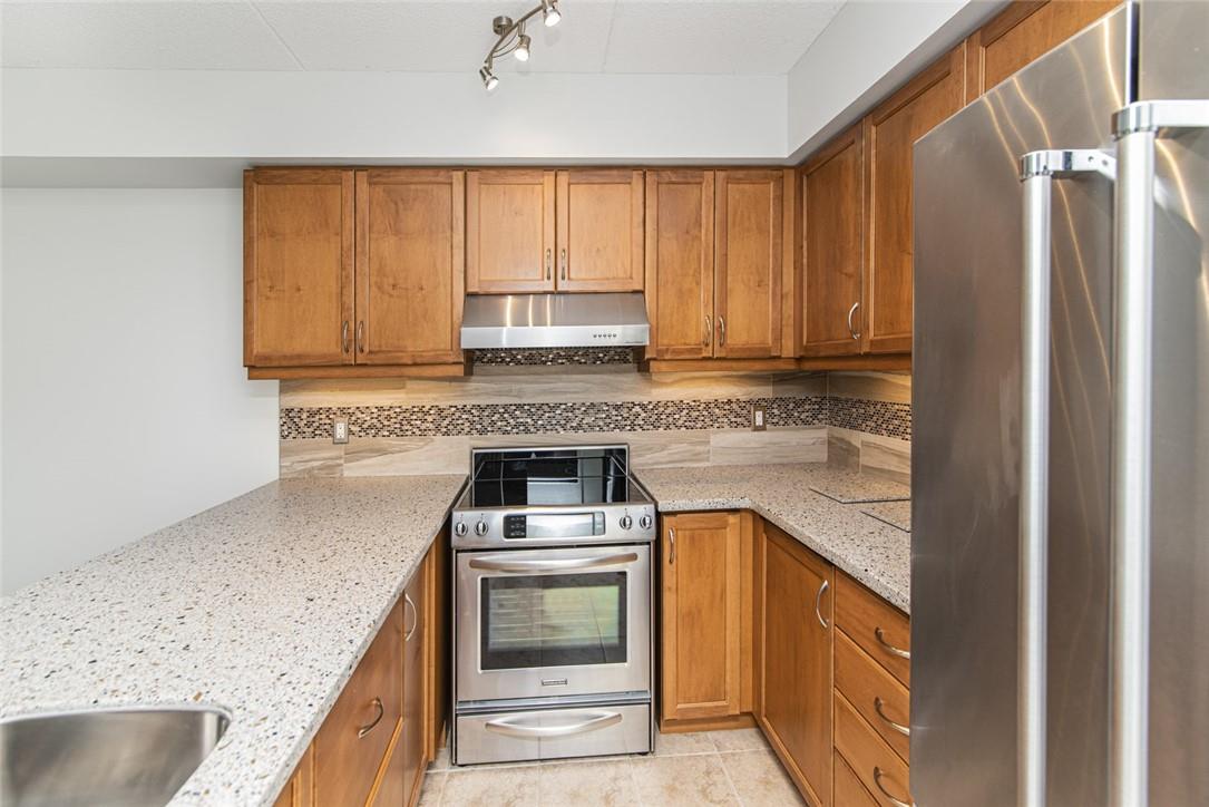 56 KERMAN Avenue|Unit #109