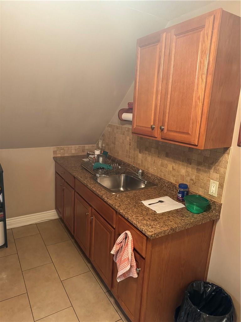 32 Rosslyn Avenue S
