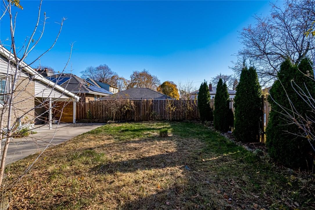 116 Mcelroy Road E|Unit #UPPER