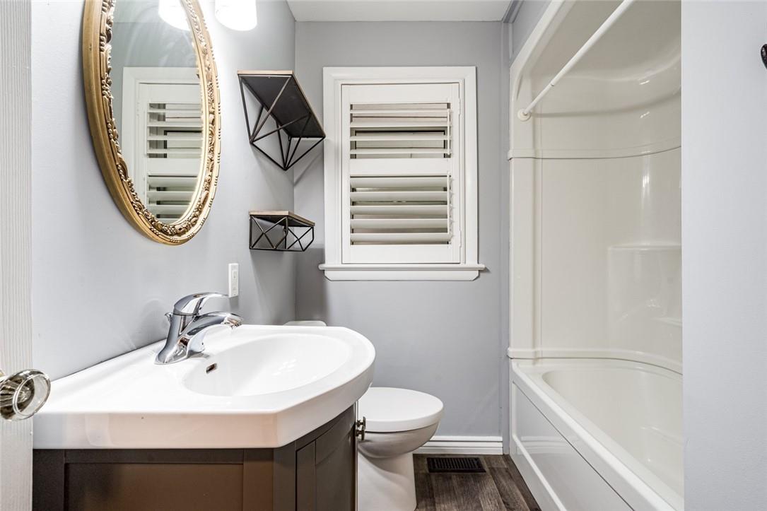 116 Mcelroy Road E|Unit #UPPER