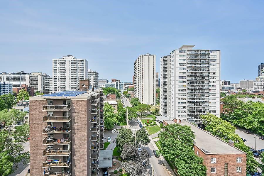 81 ROBINSON Street|Unit #1106