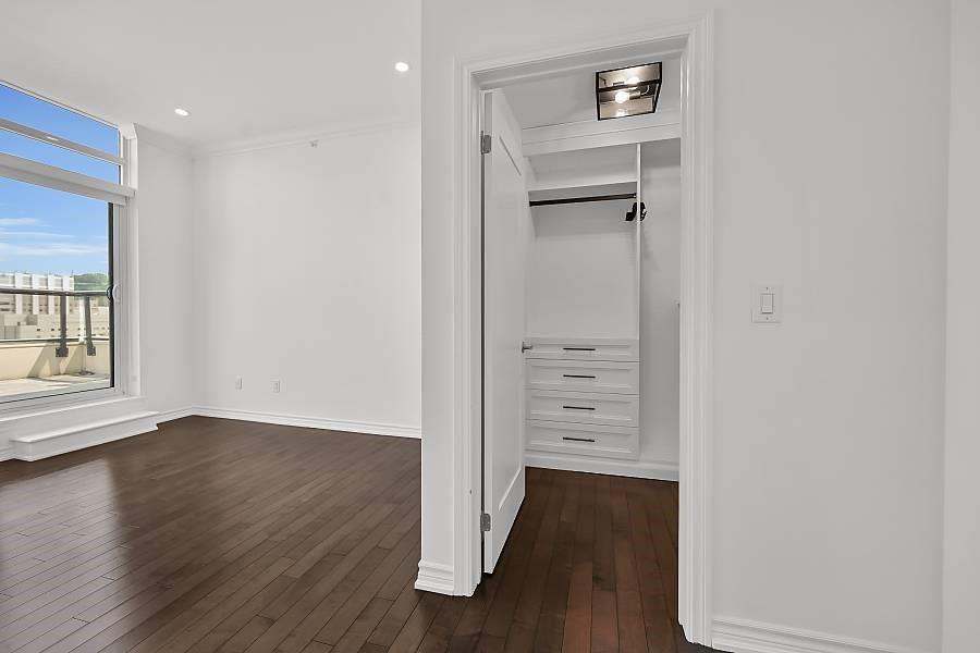 81 ROBINSON Street|Unit #1106