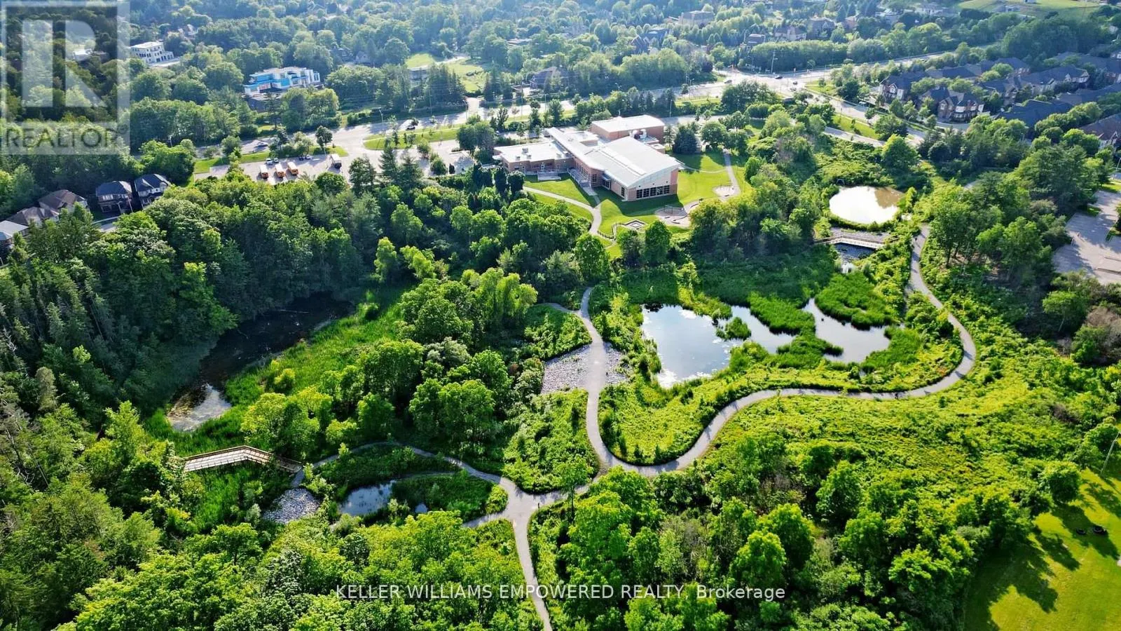 2 HONEY LOCUST COURT