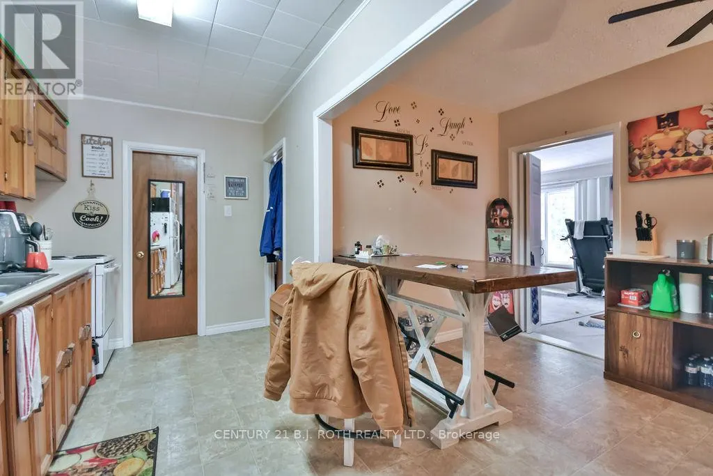 8 SUMMERSET PLACE