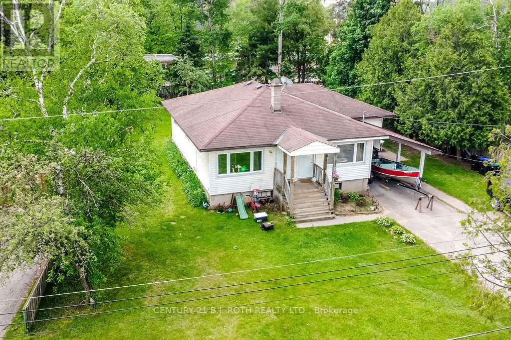 8 SUMMERSET PLACE