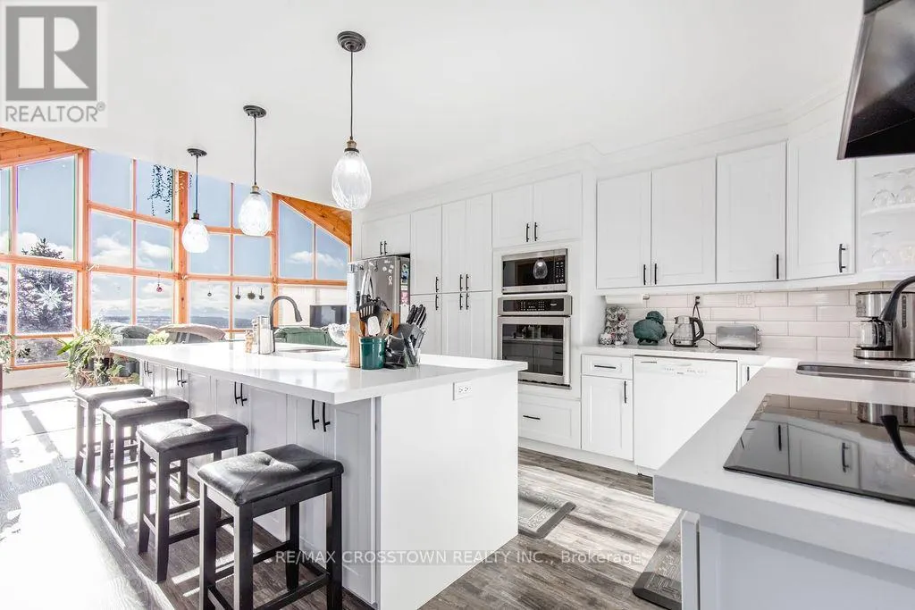 5556 10TH SIDEROAD ROAD