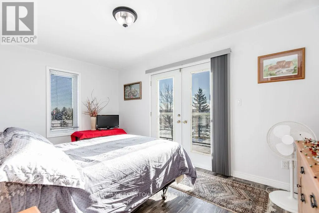 5556 10TH SIDEROAD ROAD
