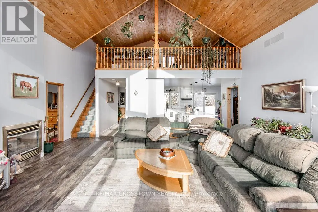 5556 10TH SIDEROAD ROAD