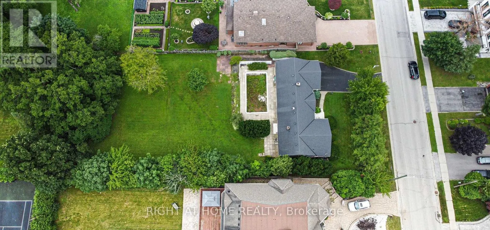 46 ROOSEVELT DRIVE