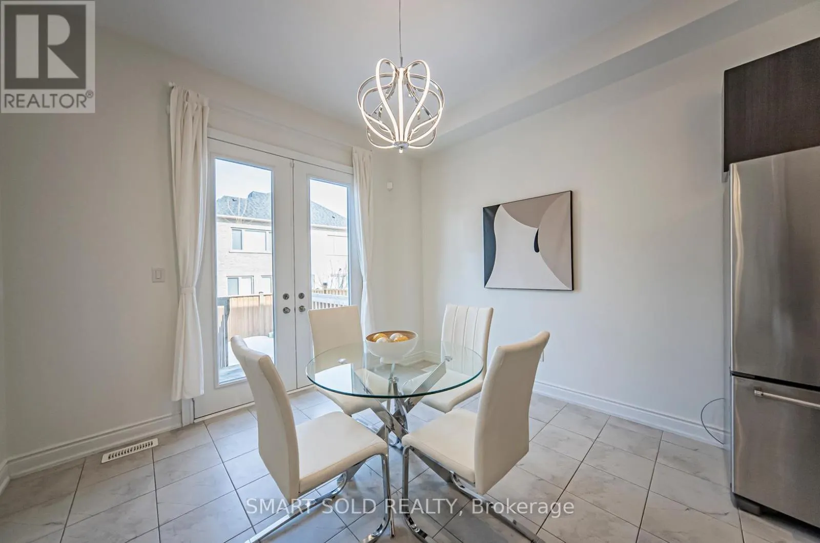 36 LAURIER AVENUE