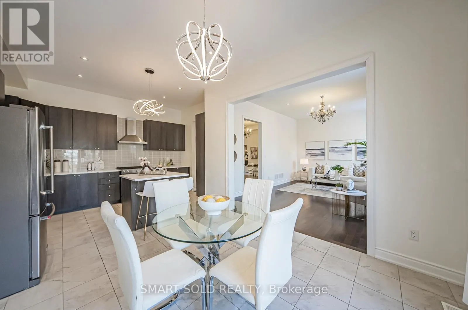 36 LAURIER AVENUE