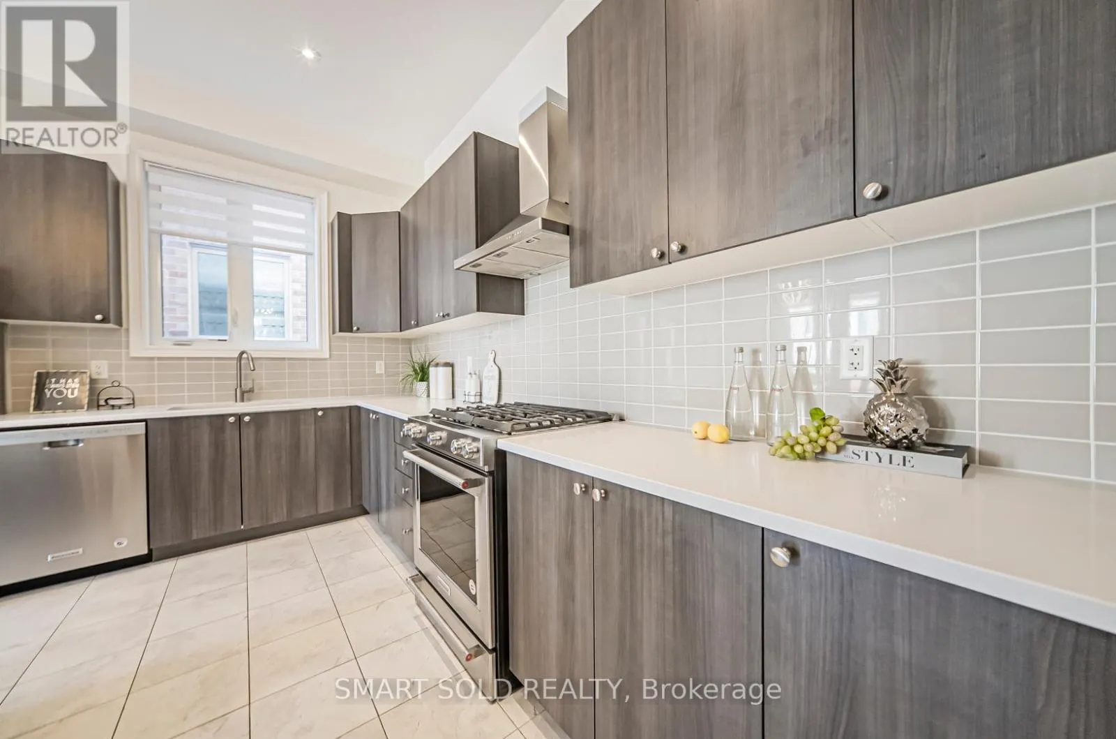 36 LAURIER AVENUE