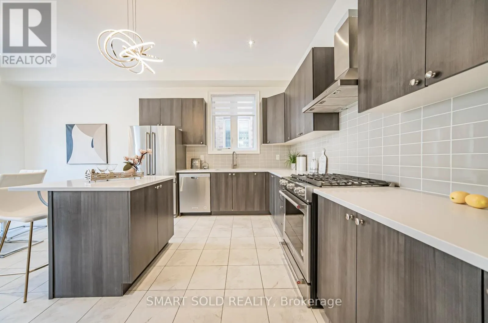 36 LAURIER AVENUE