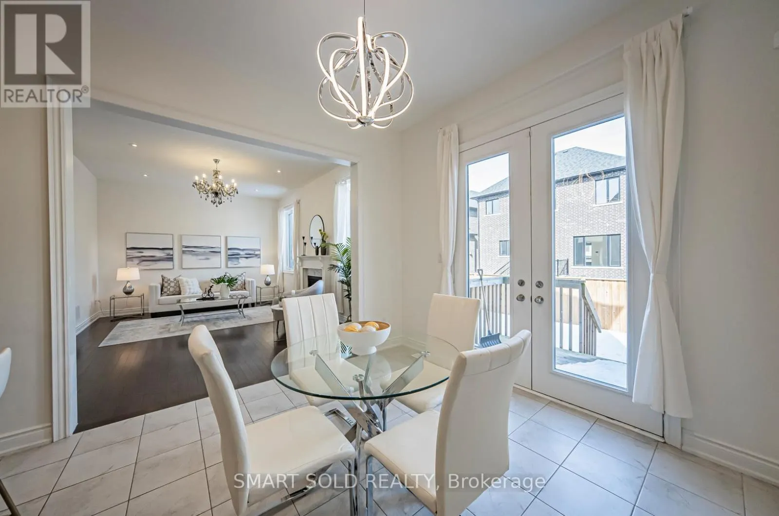 36 LAURIER AVENUE