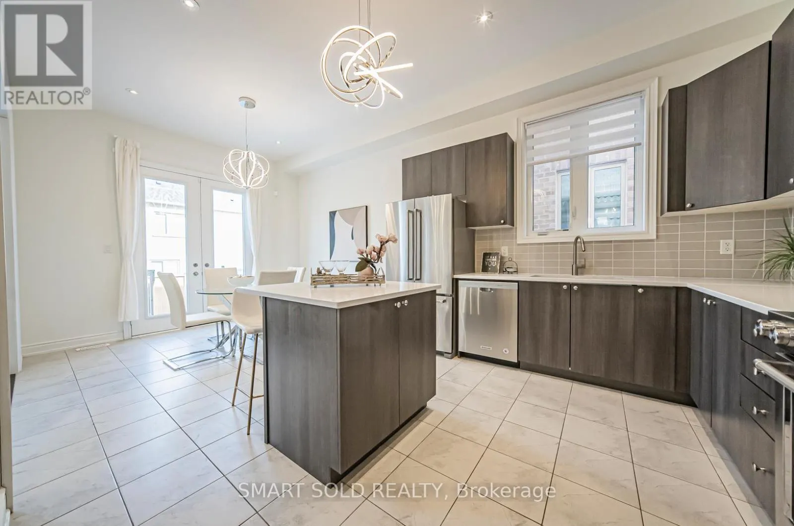 36 LAURIER AVENUE