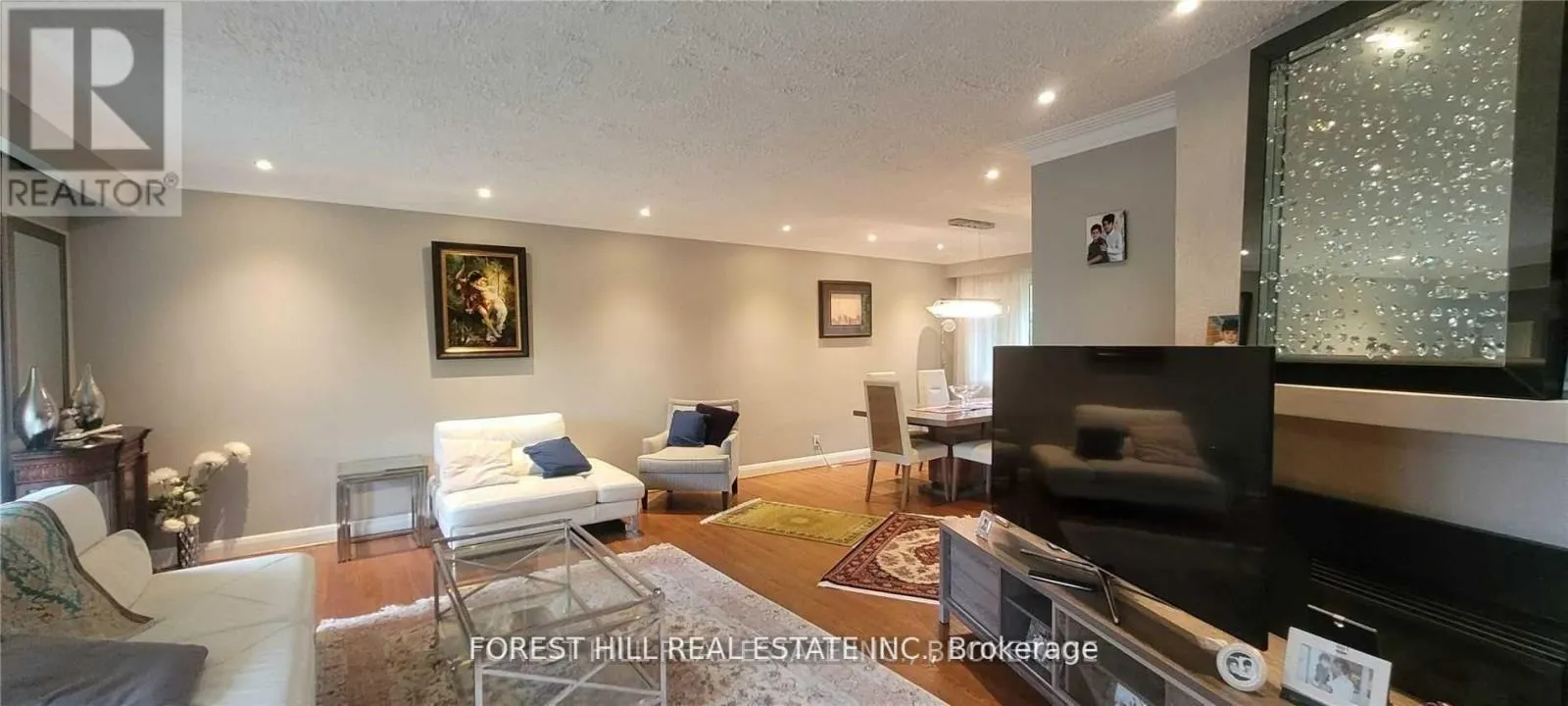 9 VISTAVIEW BOULEVARD