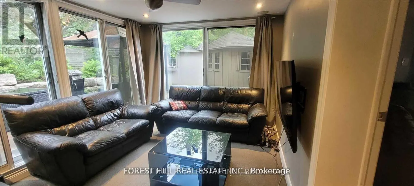 9 VISTAVIEW BOULEVARD
