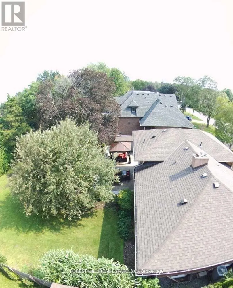 9 VISTAVIEW BOULEVARD