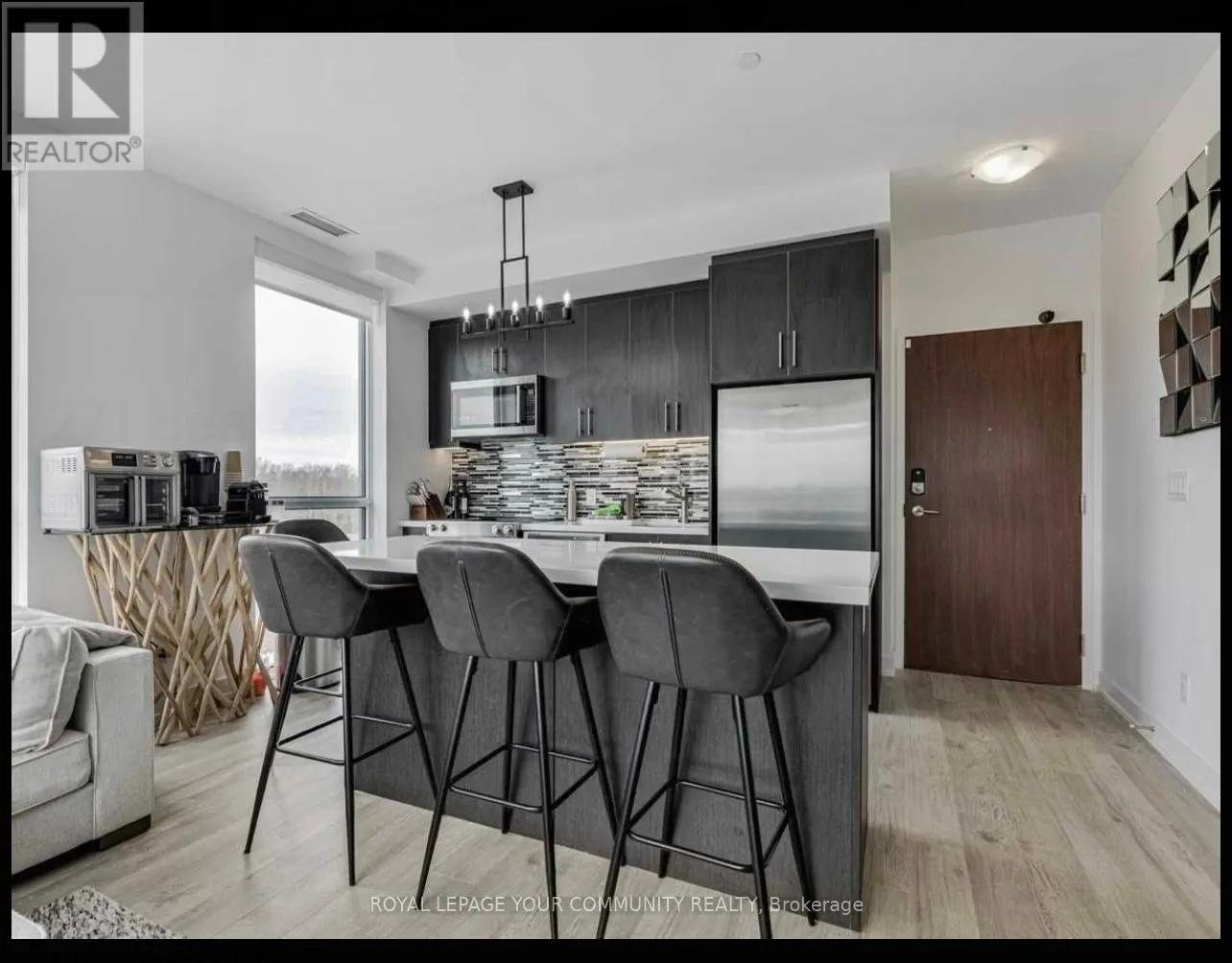 B411 - 271 SEA RAY AVENUE W
