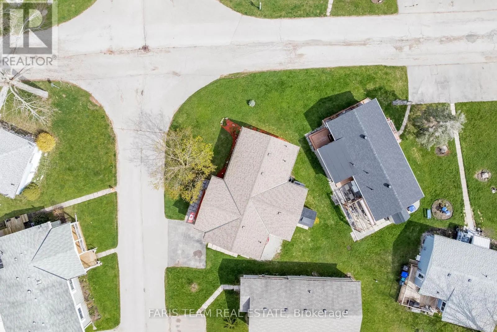90 HAWTHORNE DRIVE