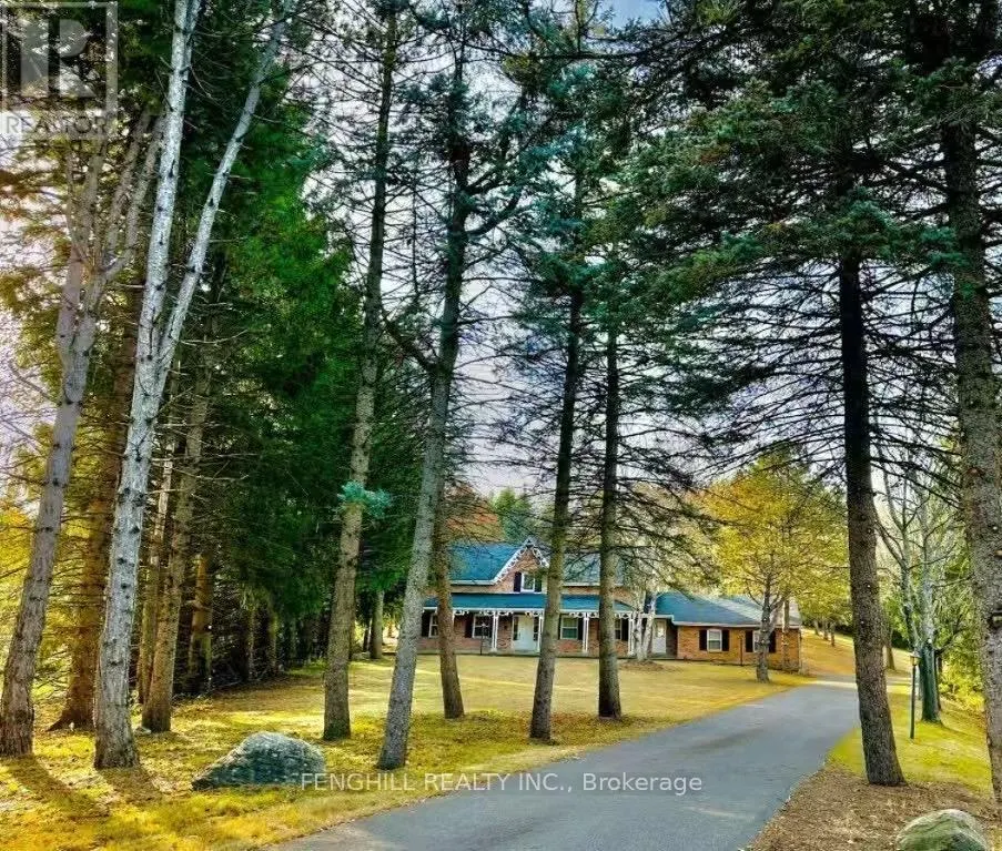 8 BLUE GRASS DRIVE