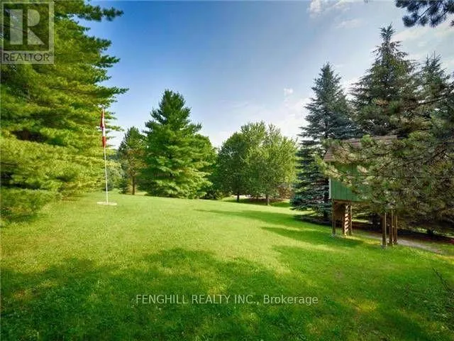 8 BLUE GRASS DRIVE