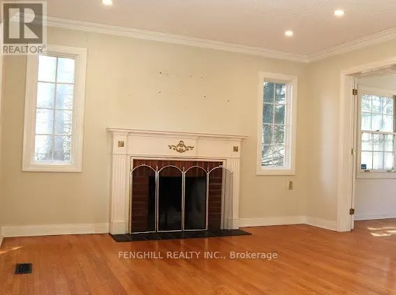8 BLUE GRASS DRIVE