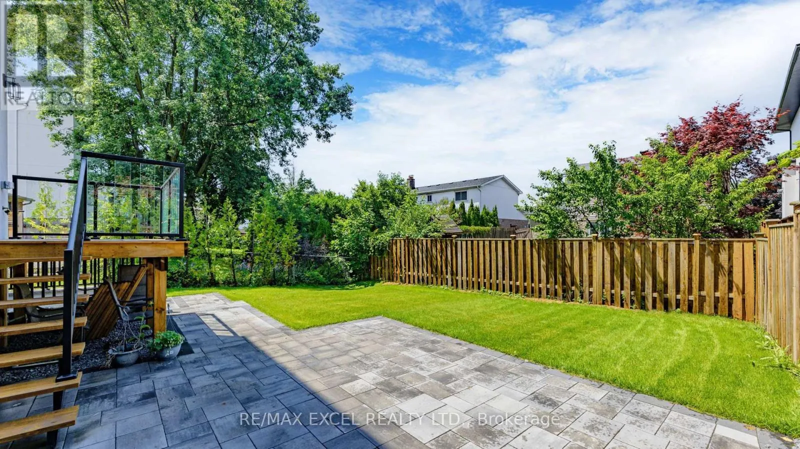 22 SANDERSON CRESCENT