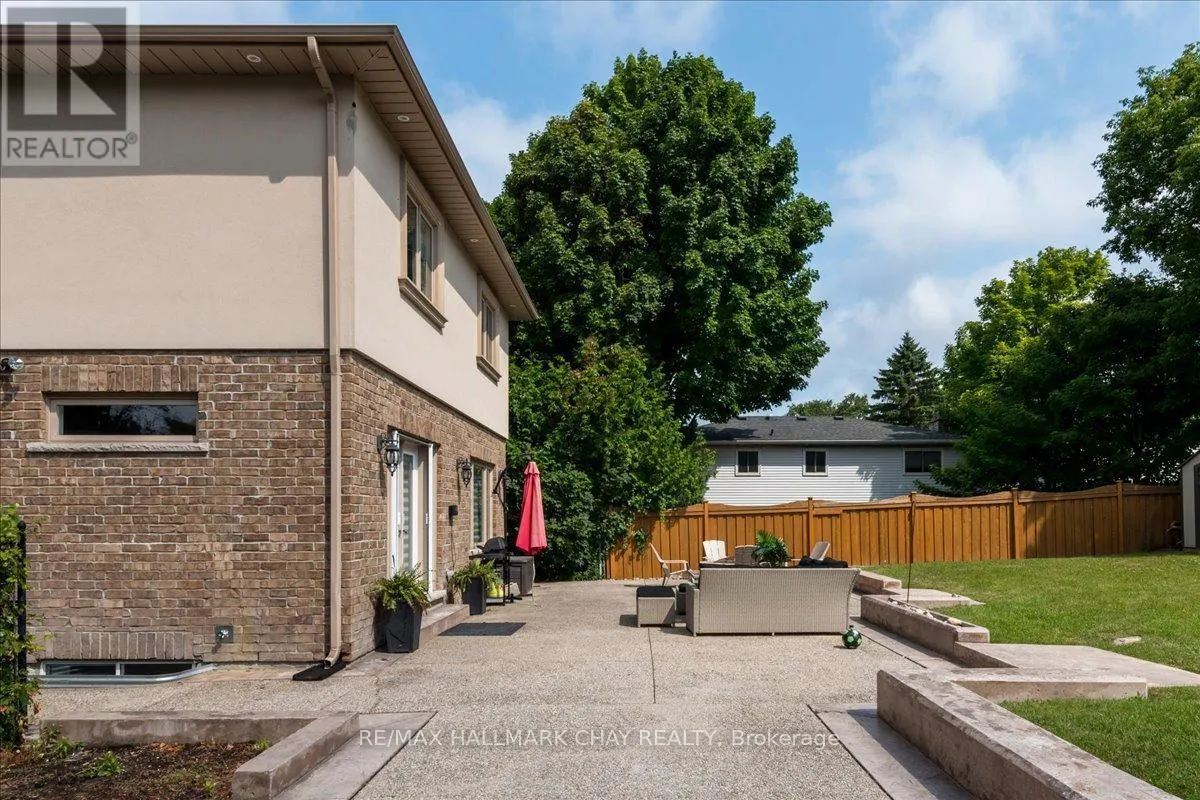 49 HAMILTON DRIVE