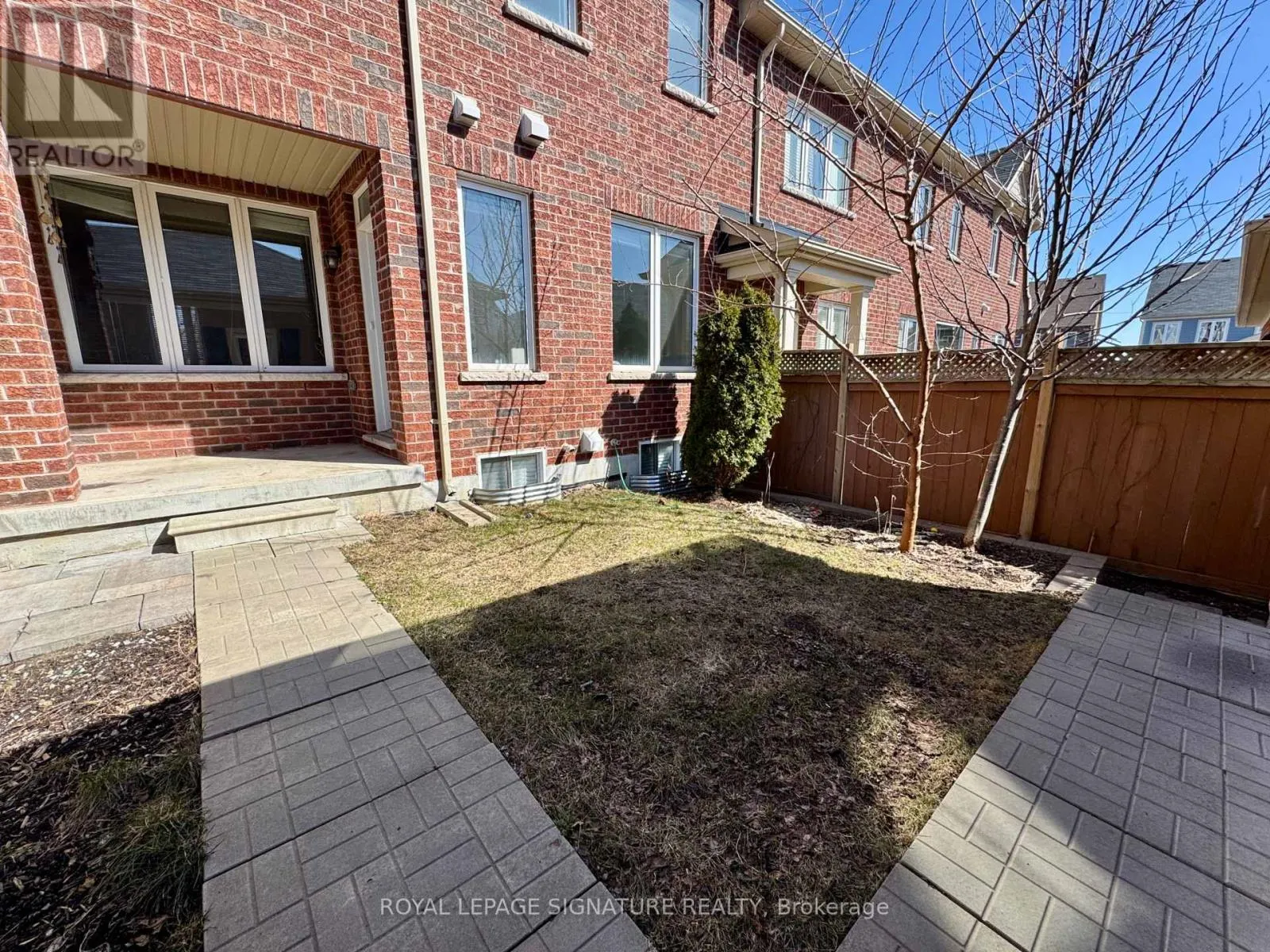 24 DIAMOND JUBILEE DRIVE