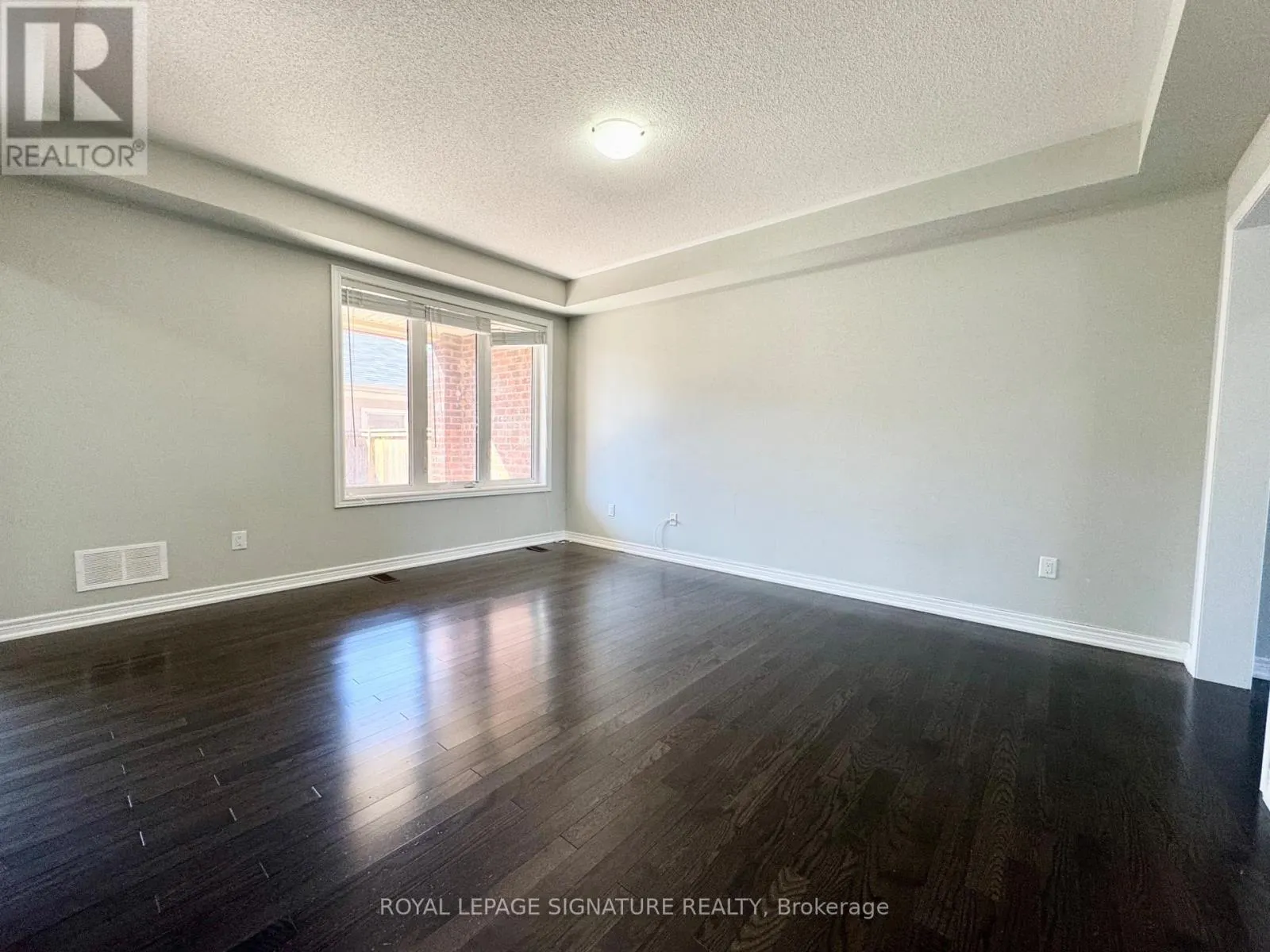 24 DIAMOND JUBILEE DRIVE