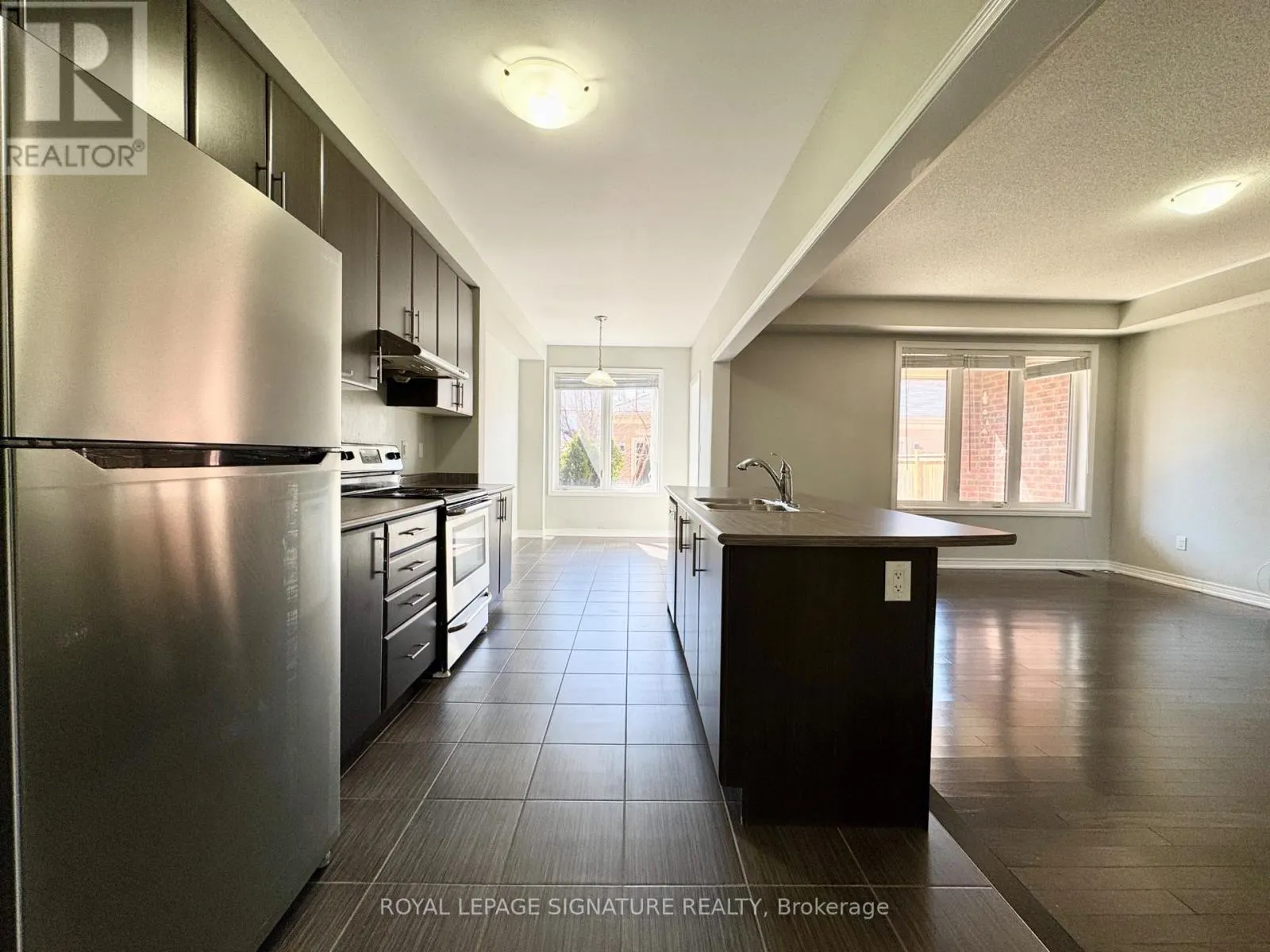 24 DIAMOND JUBILEE DRIVE