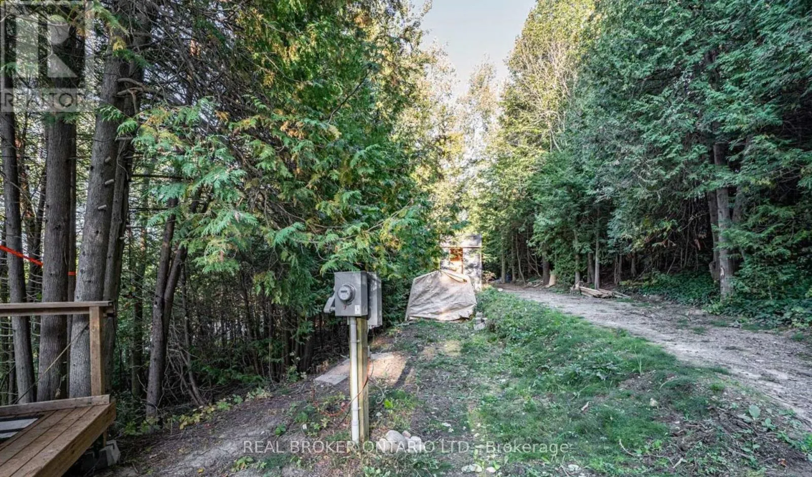 5703 10TH SIDE ROAD