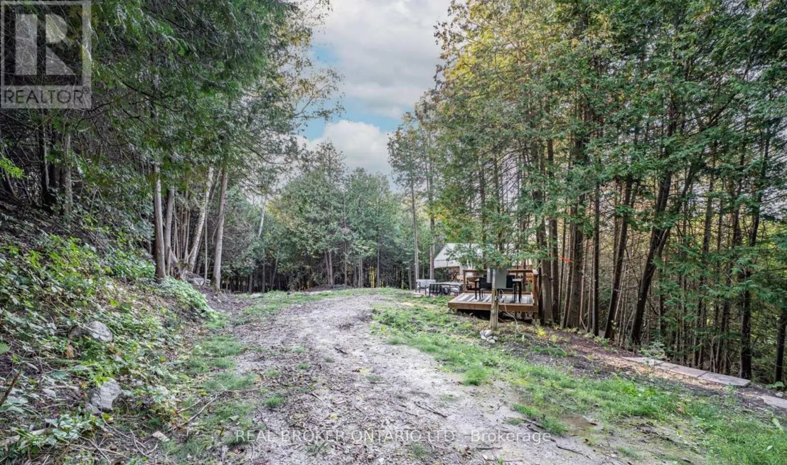 5703 10TH SIDE ROAD