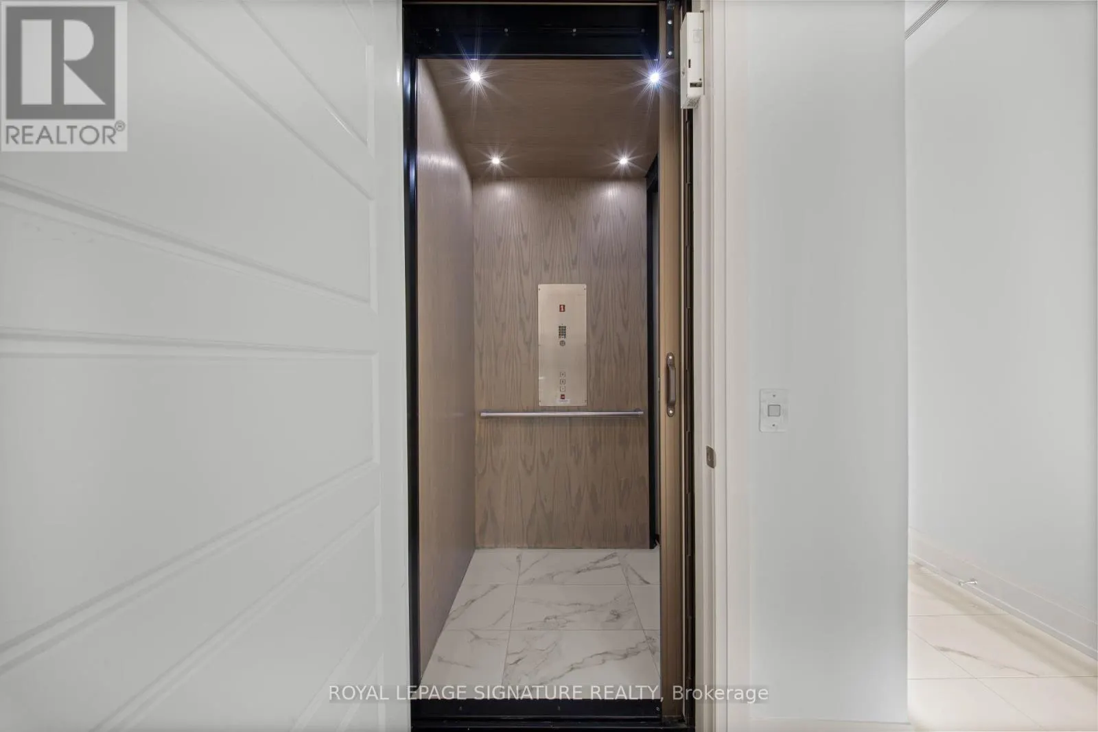 3736 MANGUSTA COURT