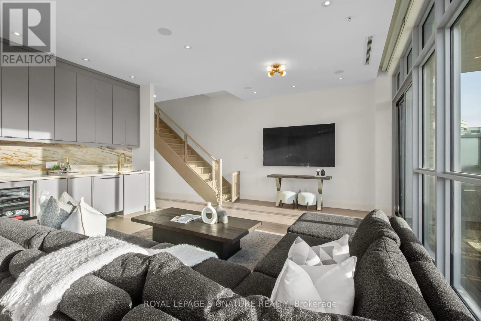 3736 MANGUSTA COURT