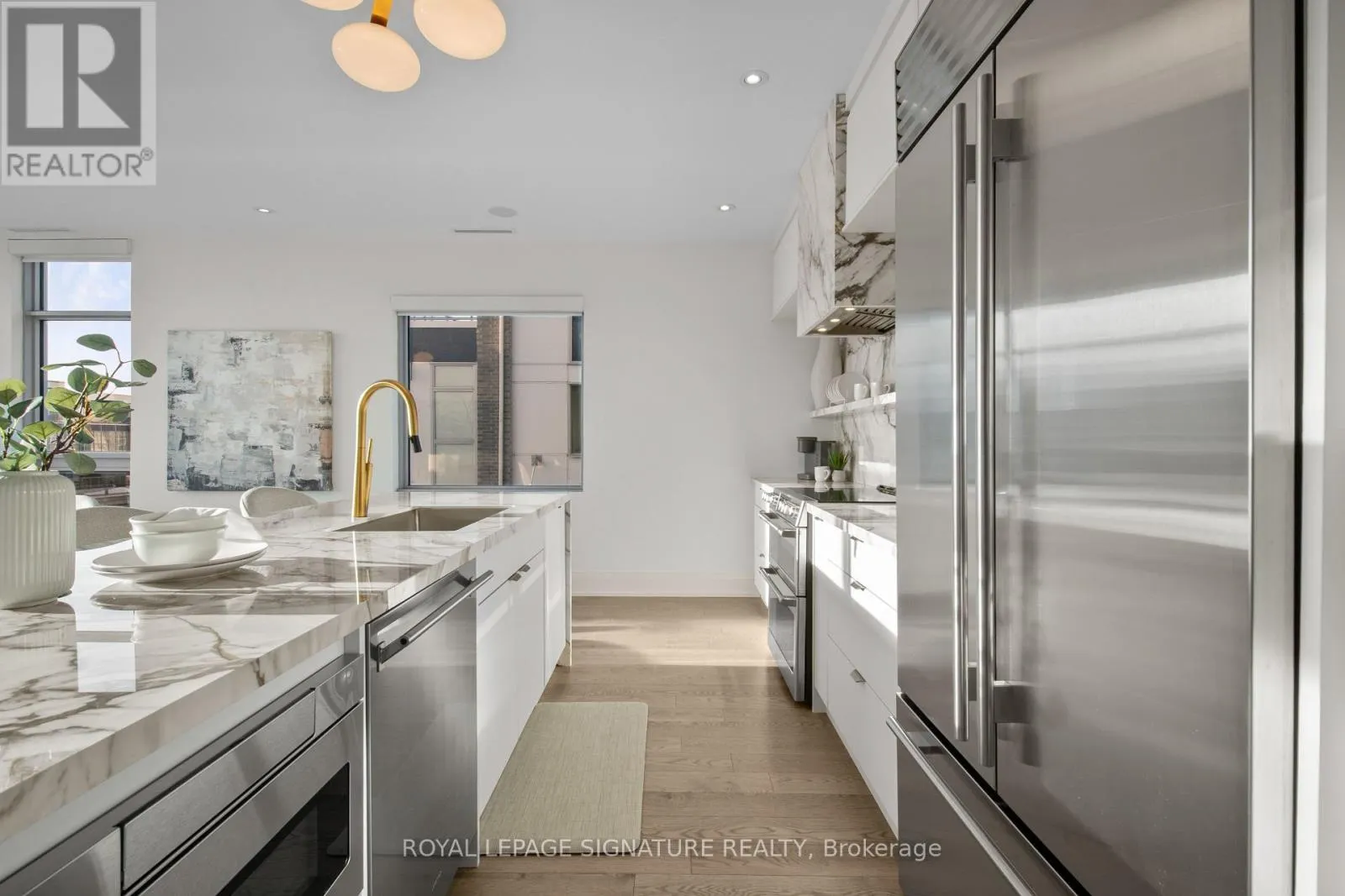 3736 MANGUSTA COURT