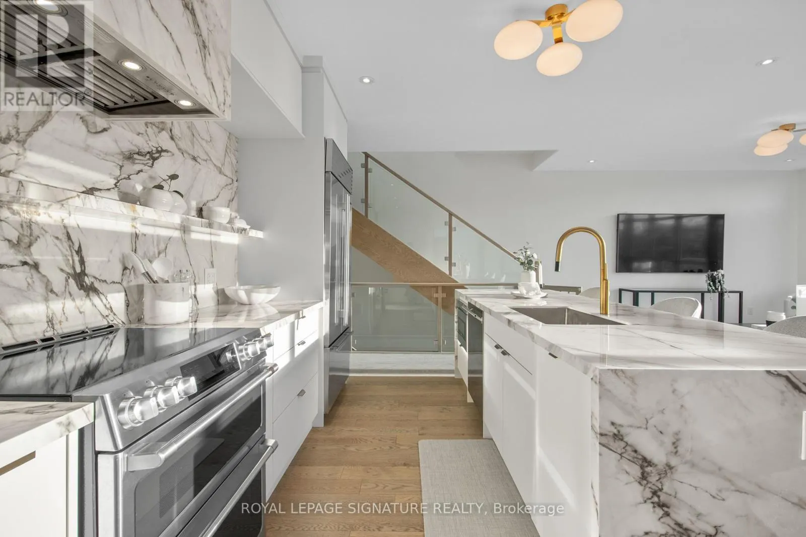 3736 MANGUSTA COURT