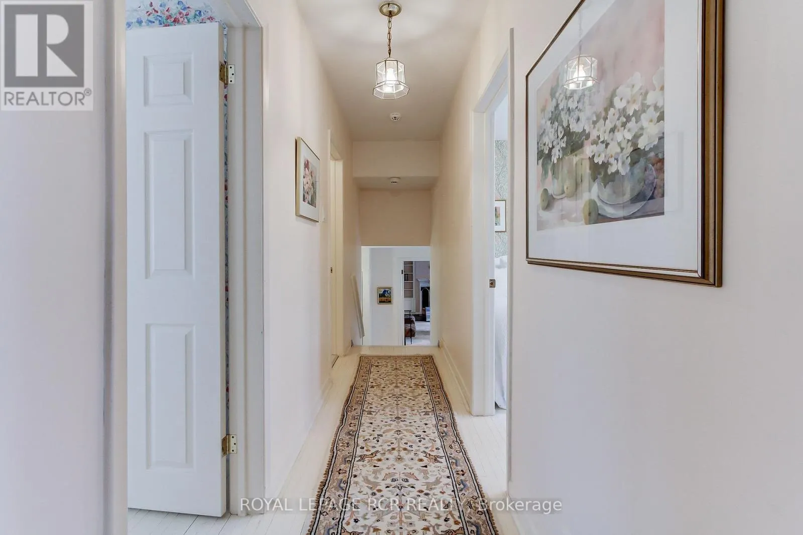 4 THORNLEA COURT