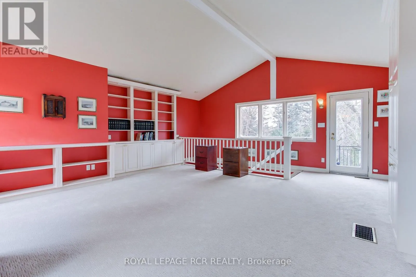 4 THORNLEA COURT