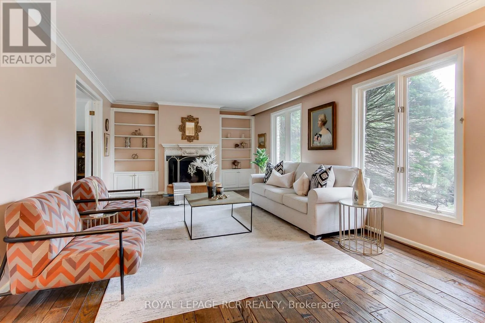 4 THORNLEA COURT